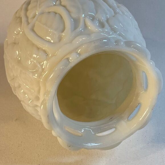 Vintage ALADDIN Alacite Glass Table Lamp Light Cream Floral ORNATE leaf motif - Picture 12 of 13
